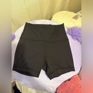 Wunder Train High Rise Short 4”